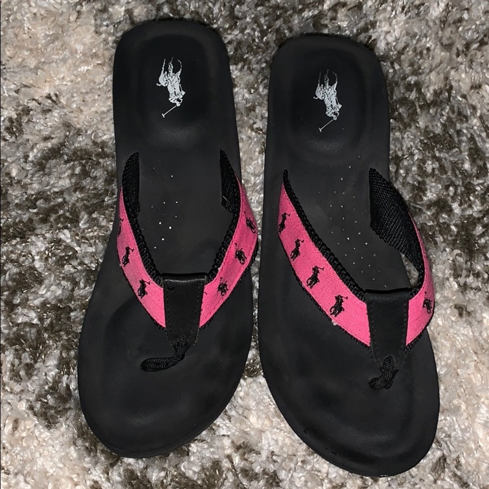 Polo platformed flip flops